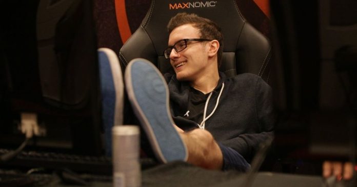 Yatoro: «А Miracle- не забанили смурфы. Ну да, в принципе, честно. Ни один из шести смурфов ))))»