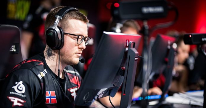 FaZe Clan оказалась сильнее Virtus.pro и прошла в плей-офф на IEM Dallas 2024