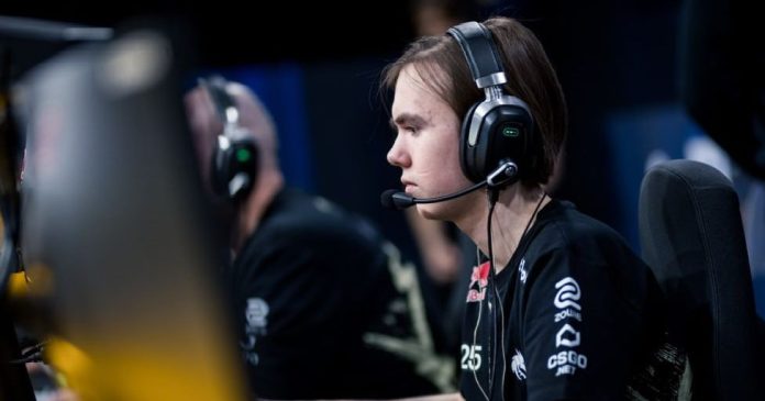 Donk после вылета из BLAST Open Lisbon 2025: «Надеюсь, AWP из игры удалят»