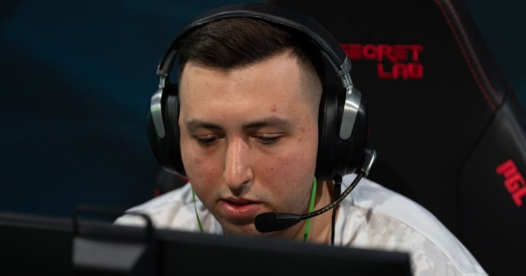 Aurora Gaming обыграла Team Falcons и сыграет с The Mongolz в финале Esports World Cup 2025 по CS2