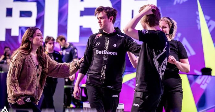 Team Spirit сыграет против Team Falcons, а Aurora Gaming встретится с Nigma Galaxy в матче на вылет из The International 2025