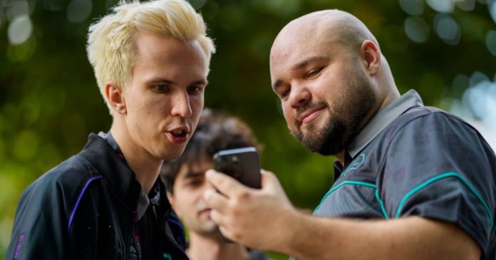 PARIVISION покинула PGL Wallachia Season 8 после поражения от Team Falcons