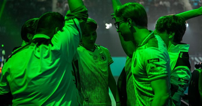 Team Falcons сразится с Team Spirit в финале PGL Astana 2026